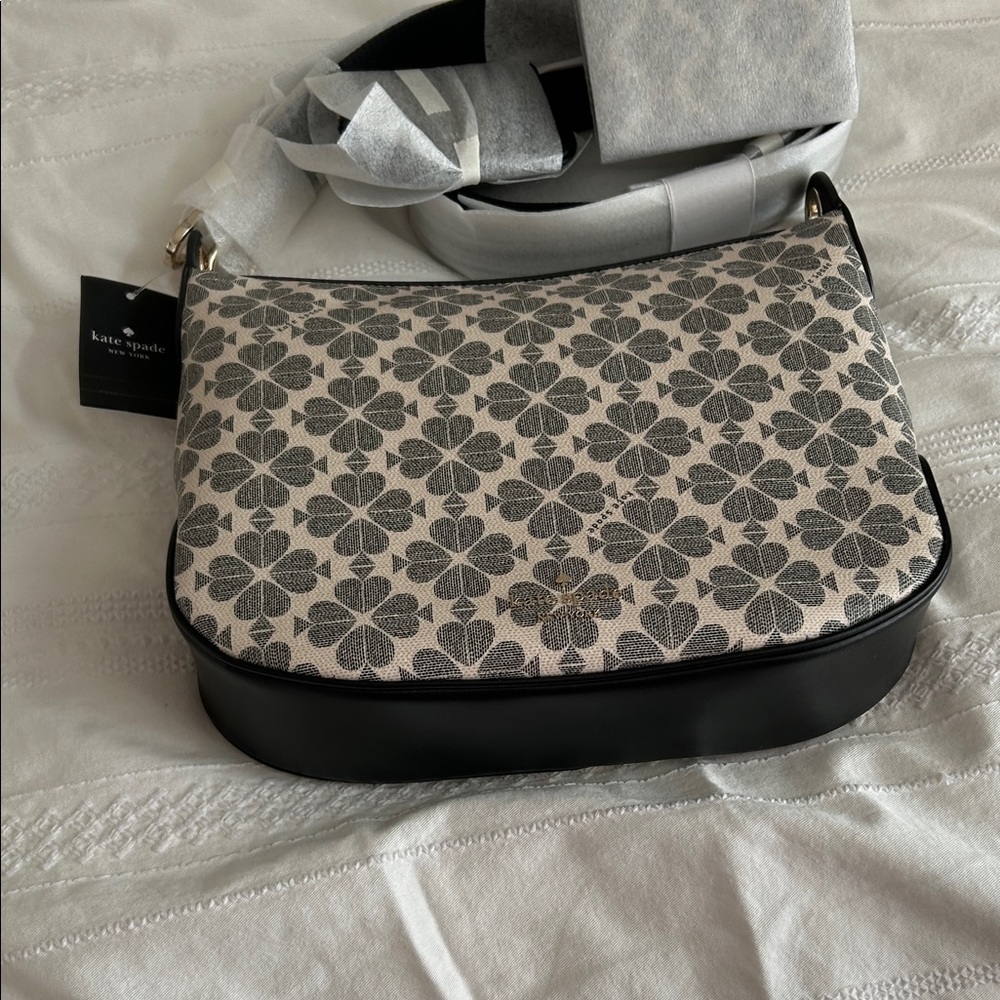 NWT Kate Spade Signature Spade Flower PVC Large Crossbody with matching wallet - Picture 4 of 5